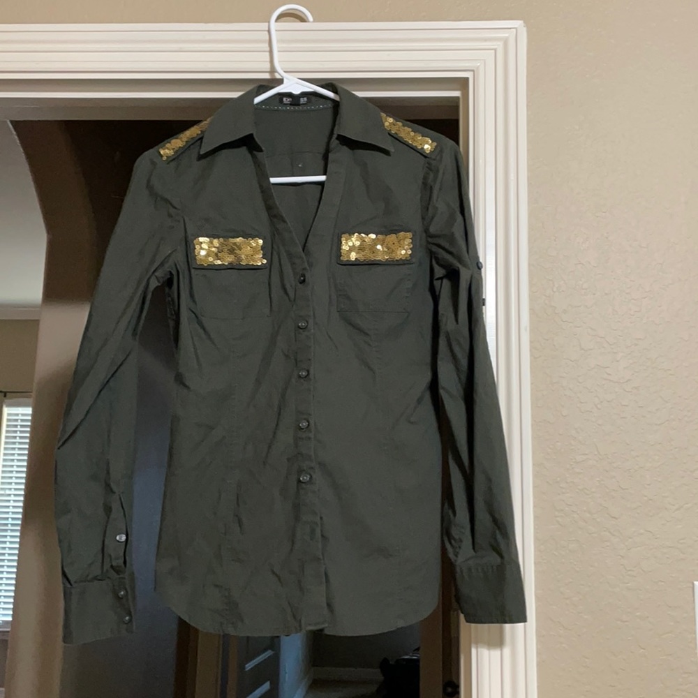 Express Women’s Size XS Buttoned Down Shirt